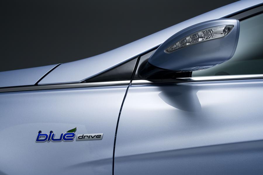  Hyundai Sonata Hybrid 2010 года  (фото 13 из 83)